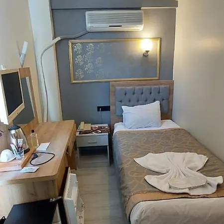 Paris Cafe Restaurant Κωνσταντινούπολη