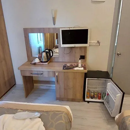 Hotel Paris Cafe Restaurant