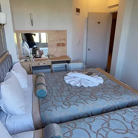 Hotel Paris Cafe Restaurant Istambul