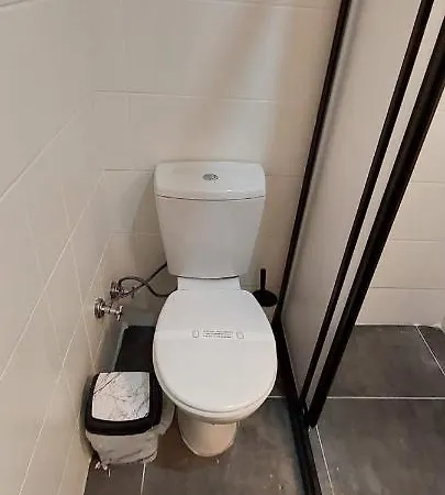 Paris Cafe Restaurant *