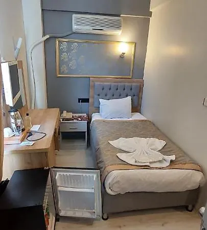 Paris Cafe Restaurant Otel