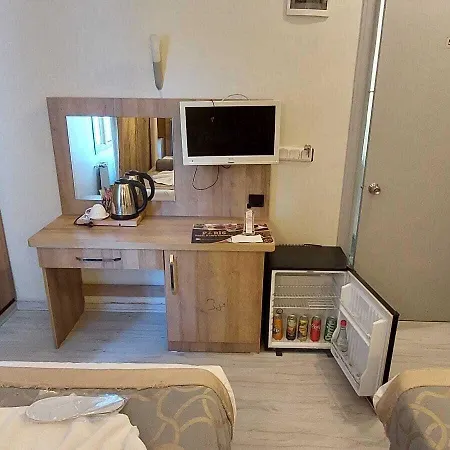 Paris Cafe Restaurant Otel İstanbul