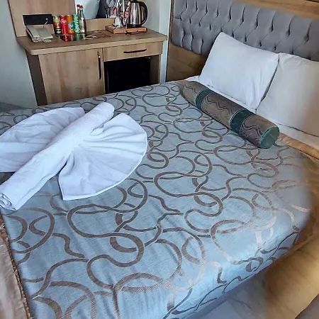 Paris Cafe Restaurant Otel