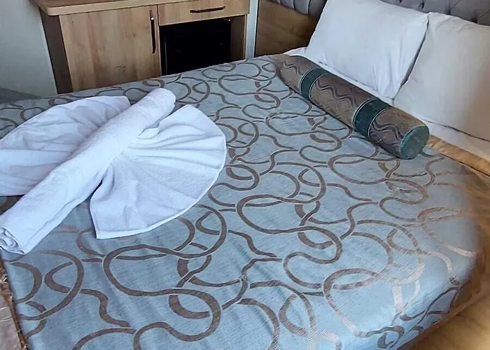 Paris Cafe Restaurant 호텔