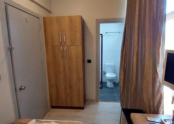 Hotel Paris Cafe Restaurant